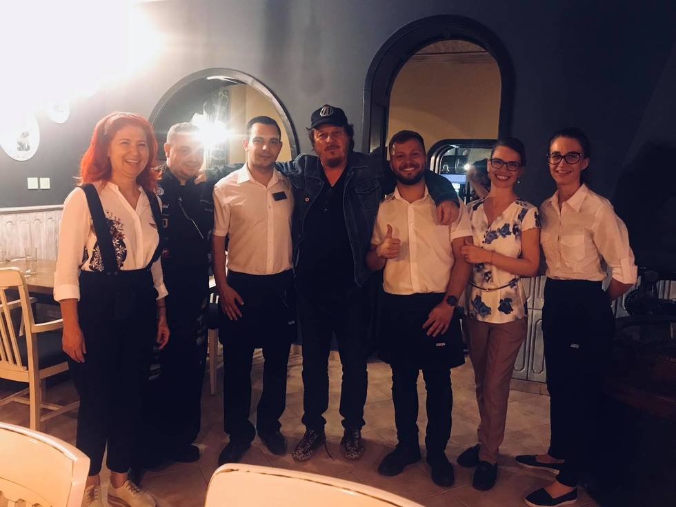 Zuccero_and_Smokinis_team.jpg